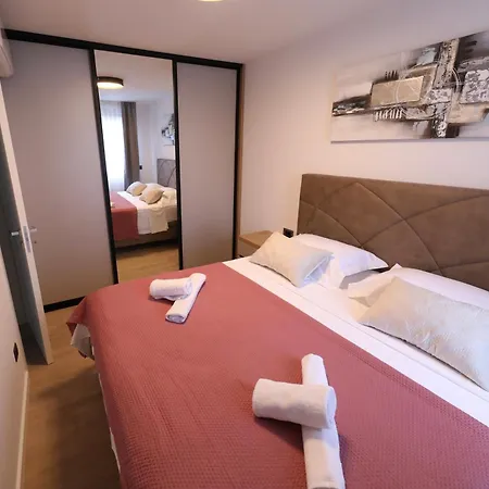 Lägenhet Harmony Luxe Private Garage And Terrace Split