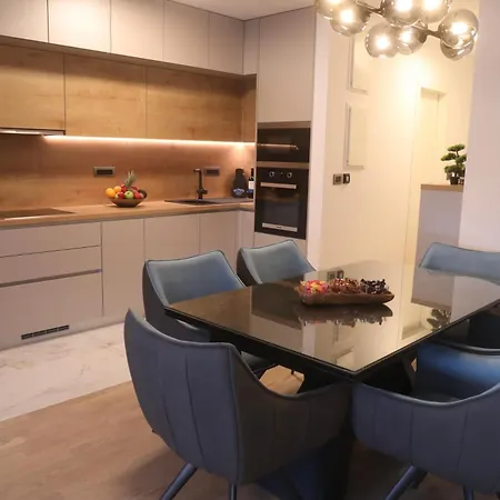 Harmony Luxe Private Garage And Terrace