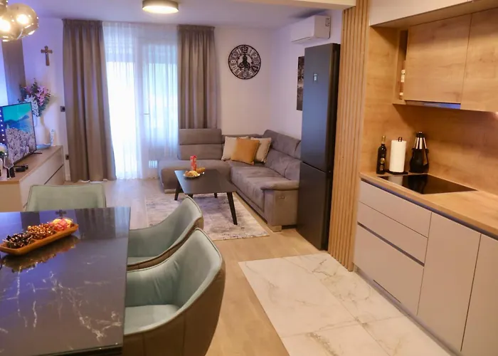 Luxury Harmony 아파트 스플리트