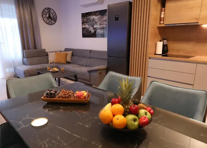 Luxury Harmony 아파트